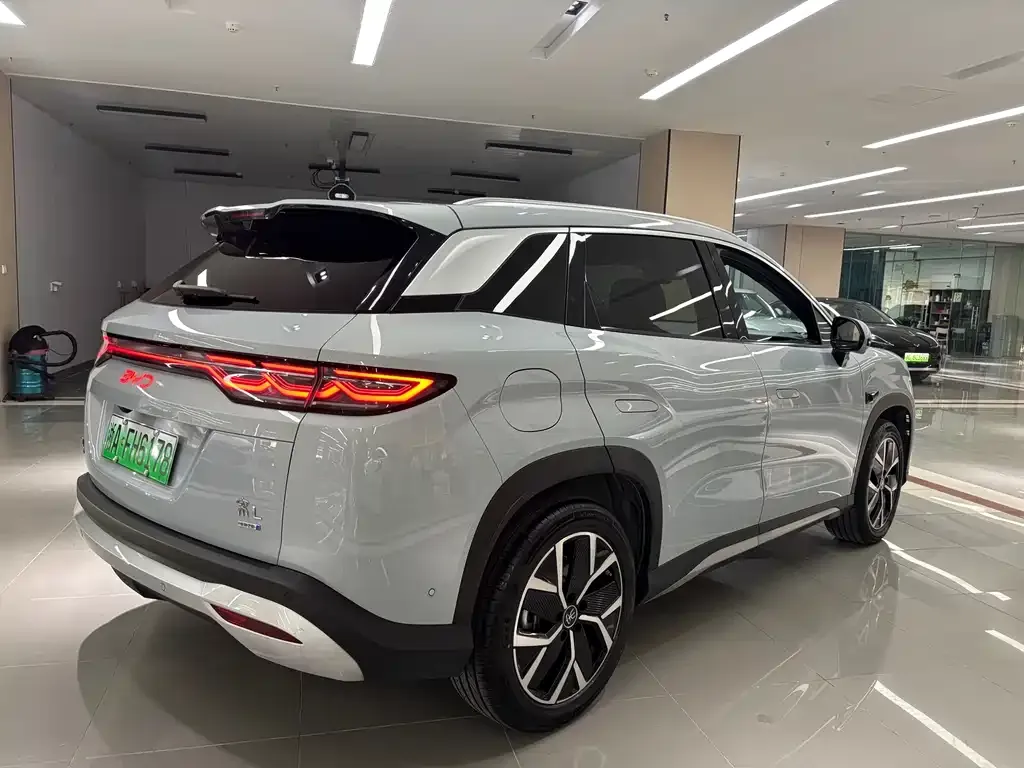 BYD L DM-i — фото 6