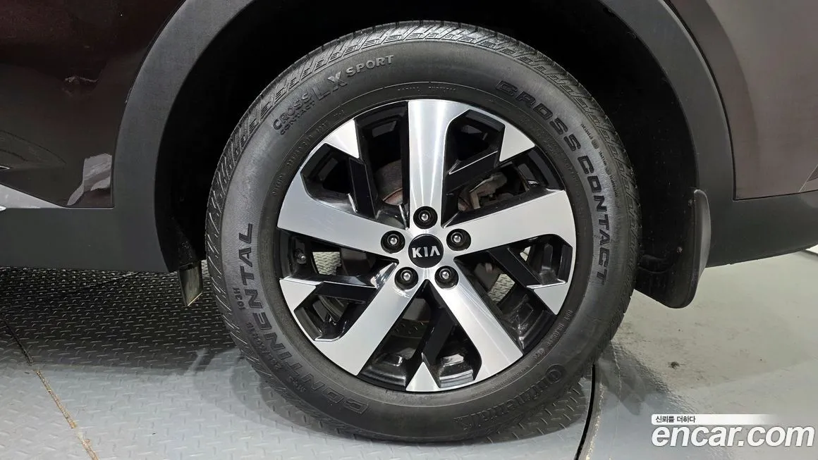 Kia Sorento — фото 9