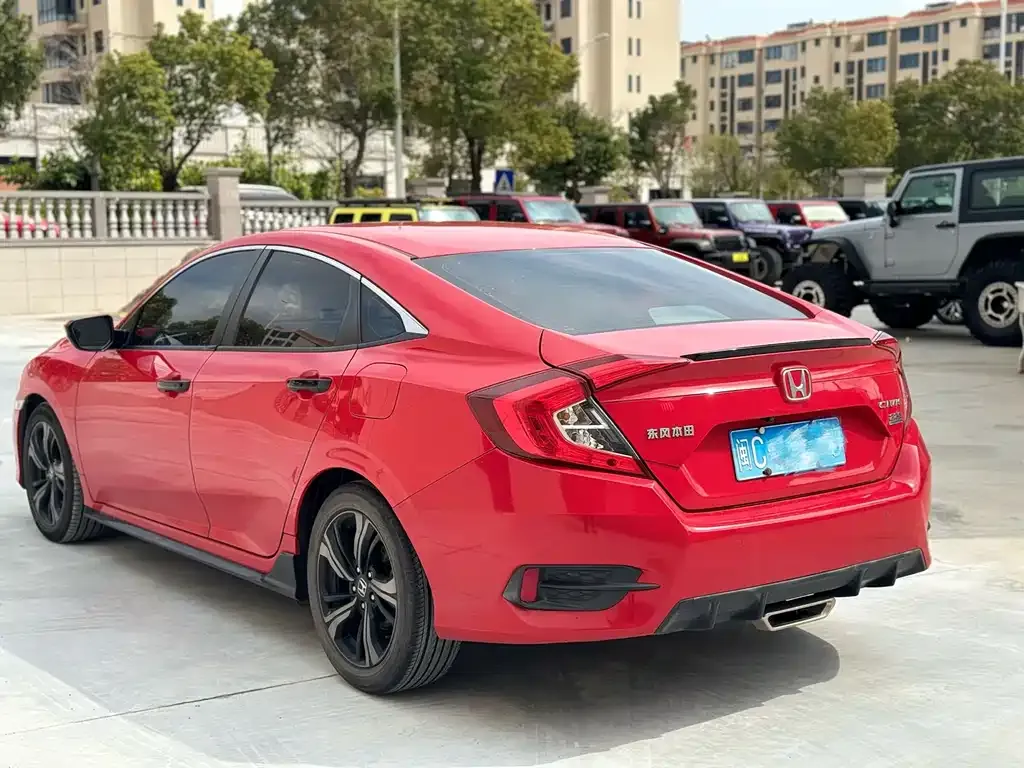 Honda Civic — фото 7