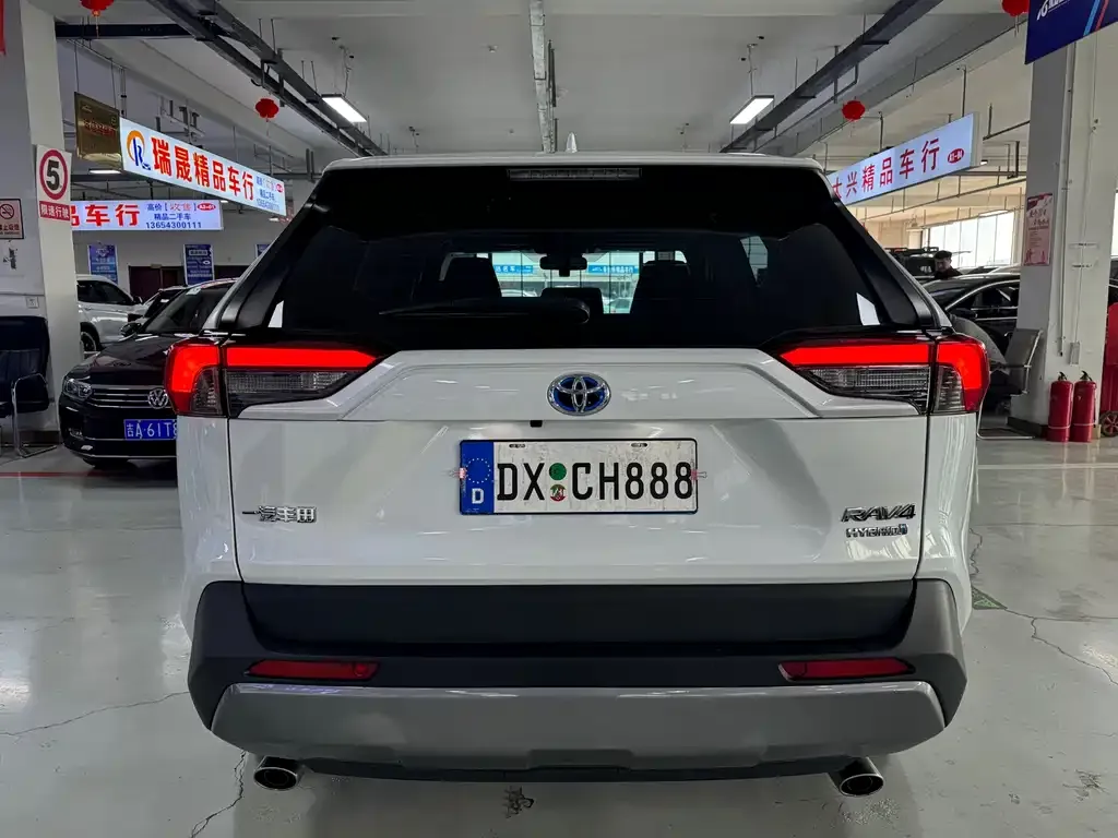 Toyota RAV4 2022 из CN, фото 3
