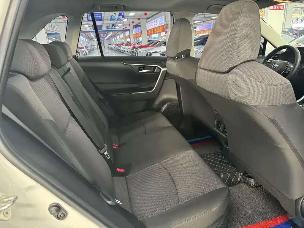 Toyota RAV4 2022 из CN, фото 7