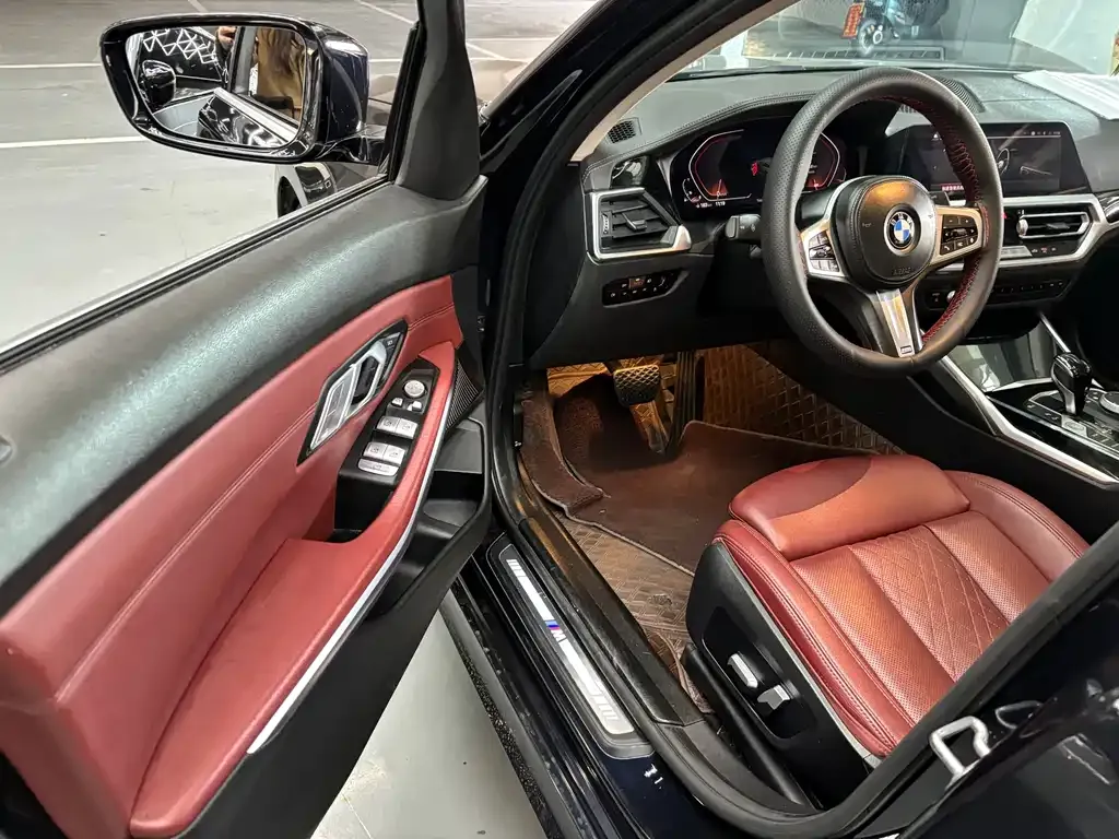 BMW 3 Series 2022 из CN, фото 2