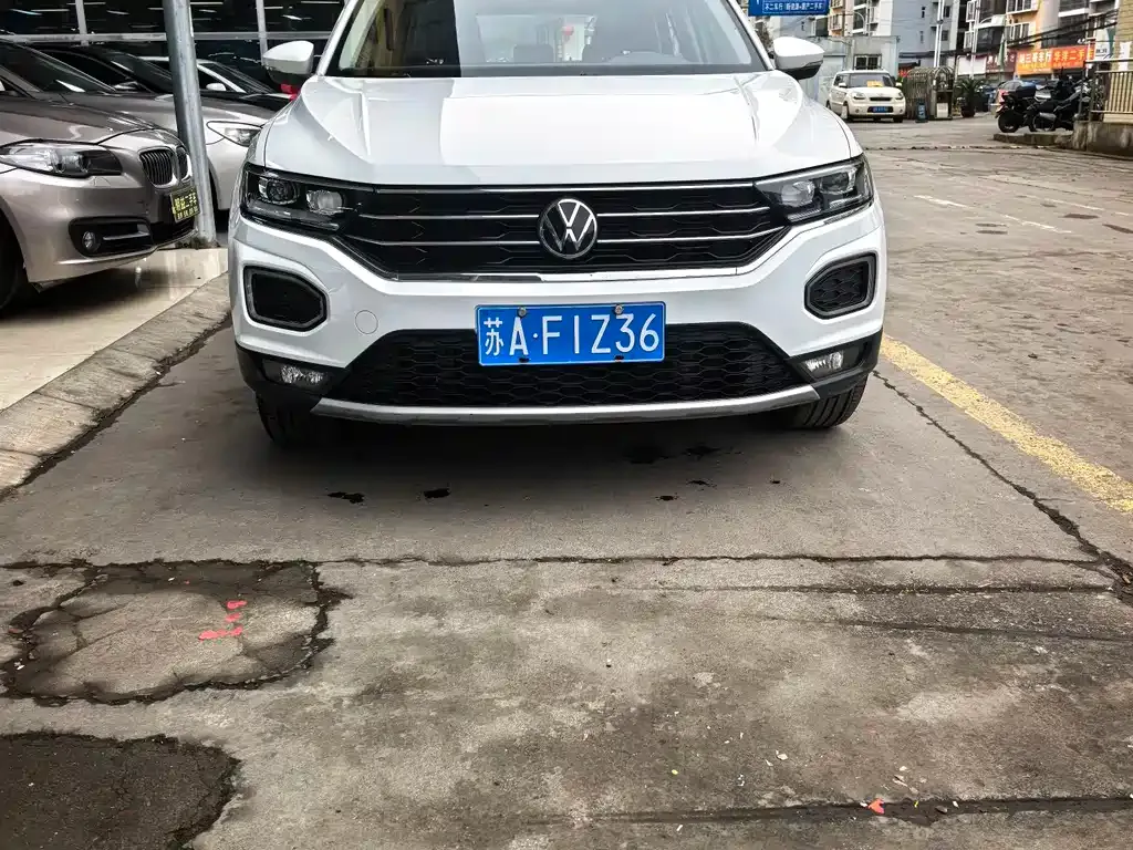 Volkswagen T-Roc 2023 из CN, фото 1