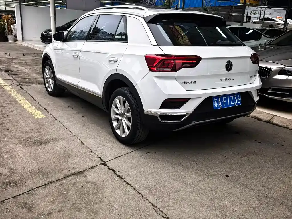 Volkswagen T-Roc 2023 из CN, фото 3