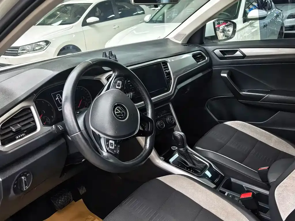Volkswagen T-Roc 2023 из CN, фото 9