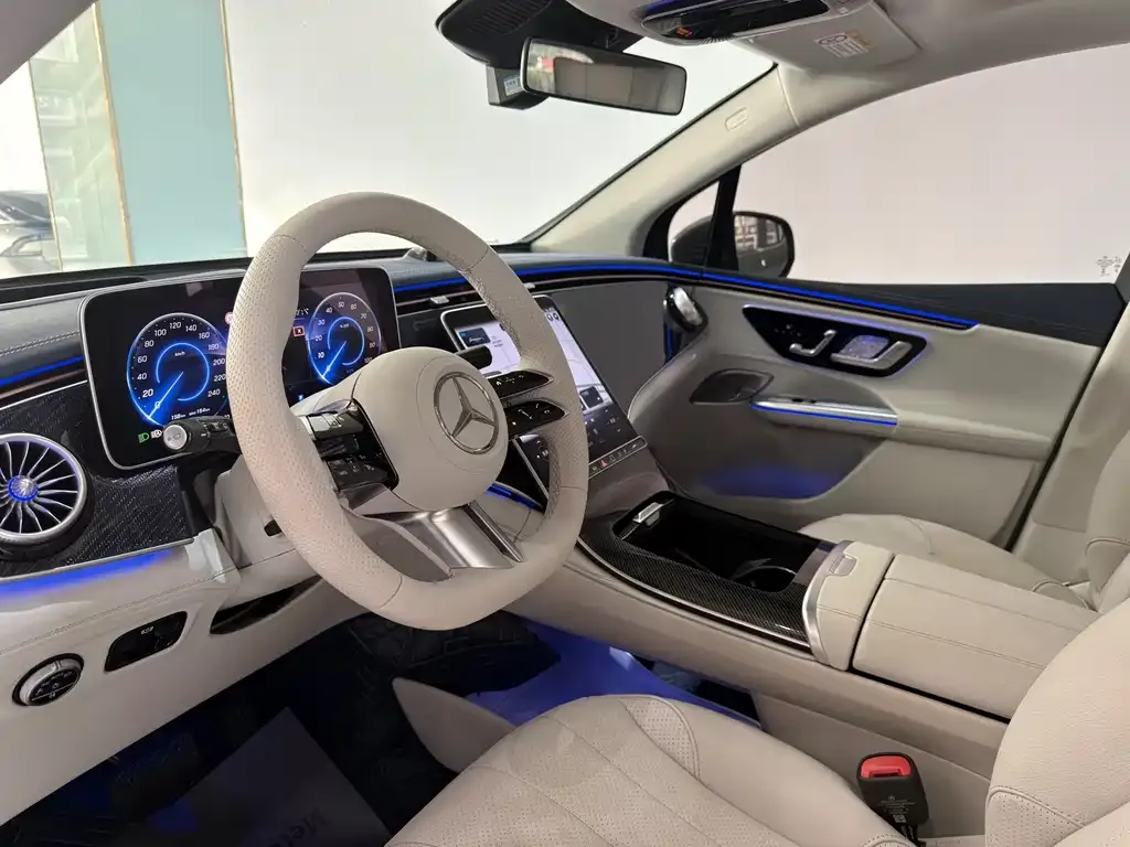 Mercedes-Benz EQE SUV — фото 4