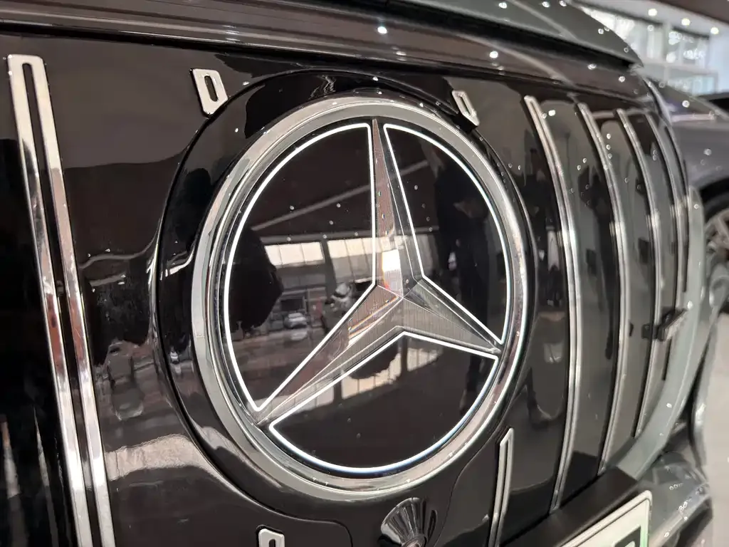 Mercedes-Benz EQE SUV — фото 5