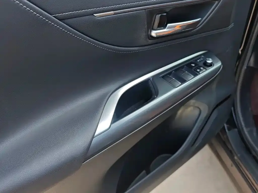 Toyota Harrier 2022 из CN, фото 2