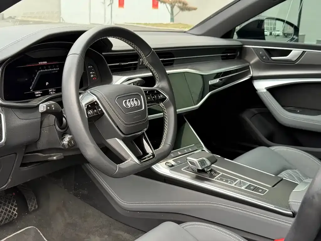 Audi A7L — фото 7