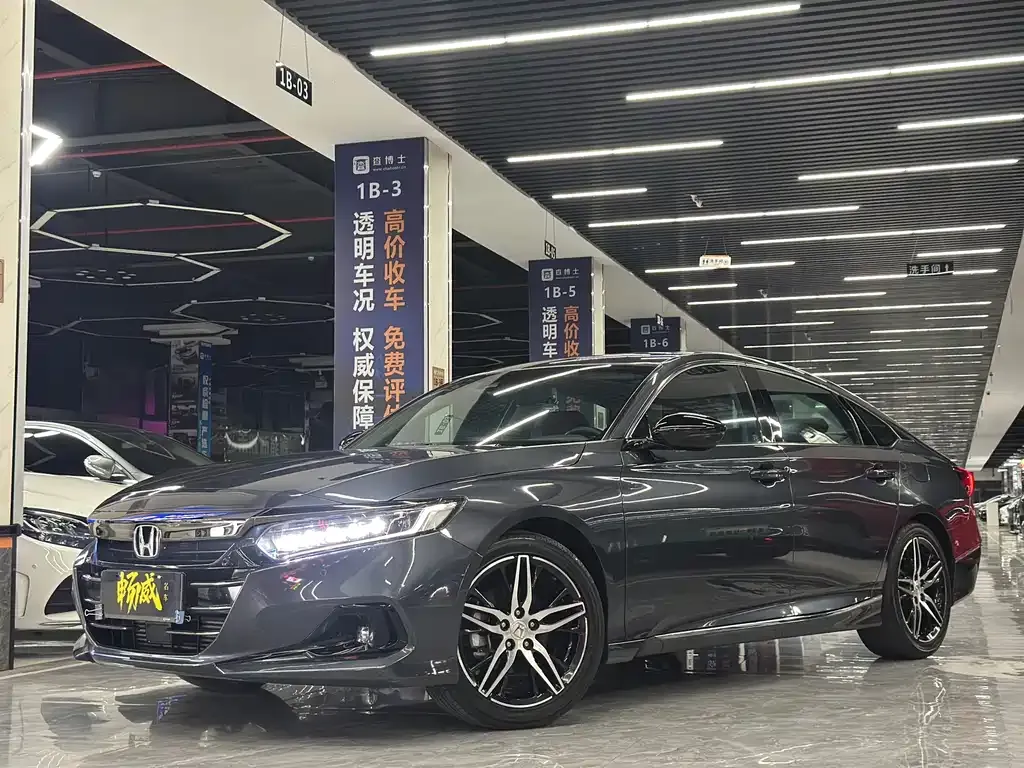 Honda Accord — фото 1
