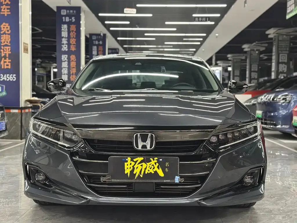 Honda Accord — фото 9
