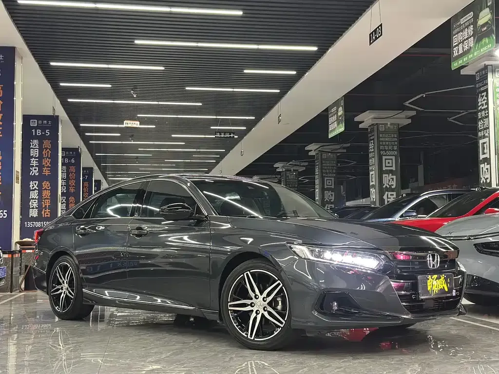 Honda Accord — фото 6
