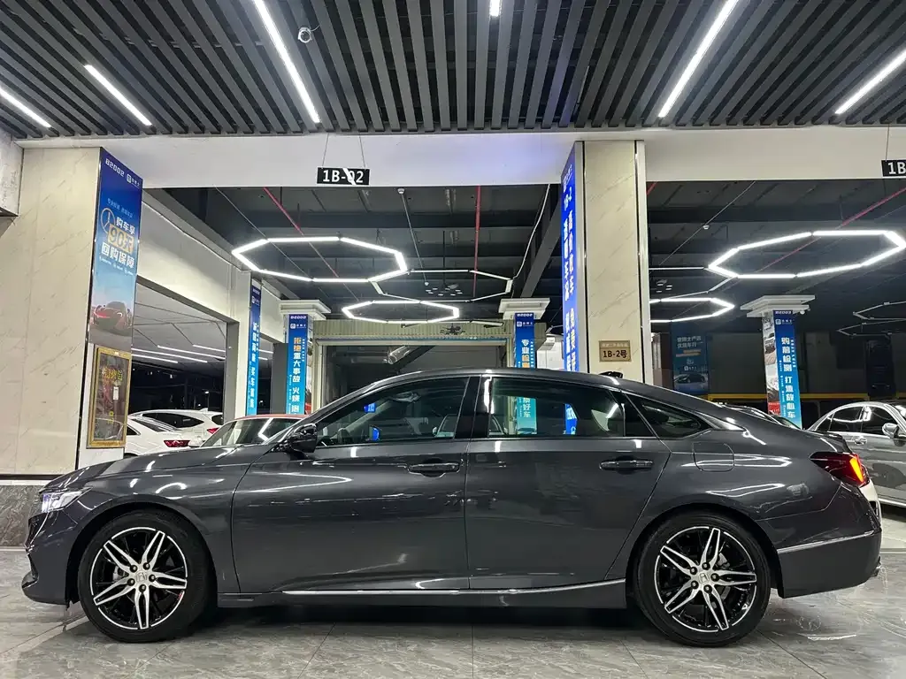 Honda Accord — фото 5