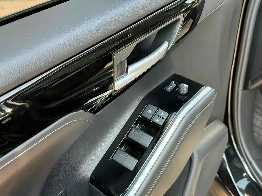 Toyota Highlander 2023 из CN, фото 2