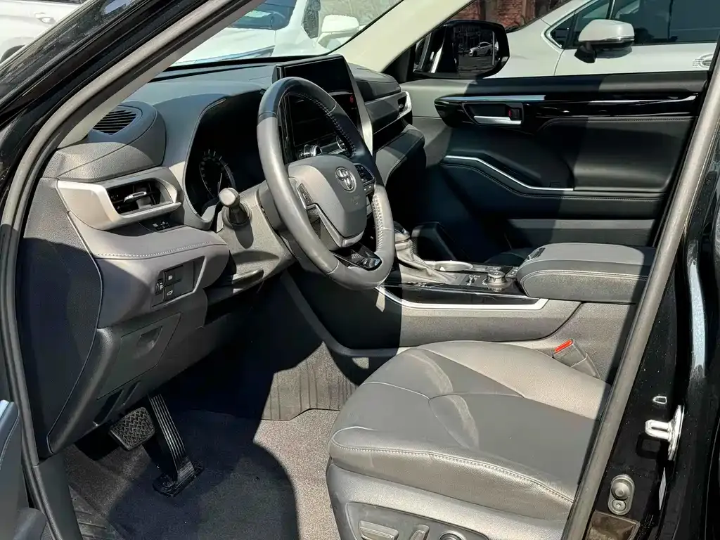 Toyota Highlander 2023 из CN, фото 6