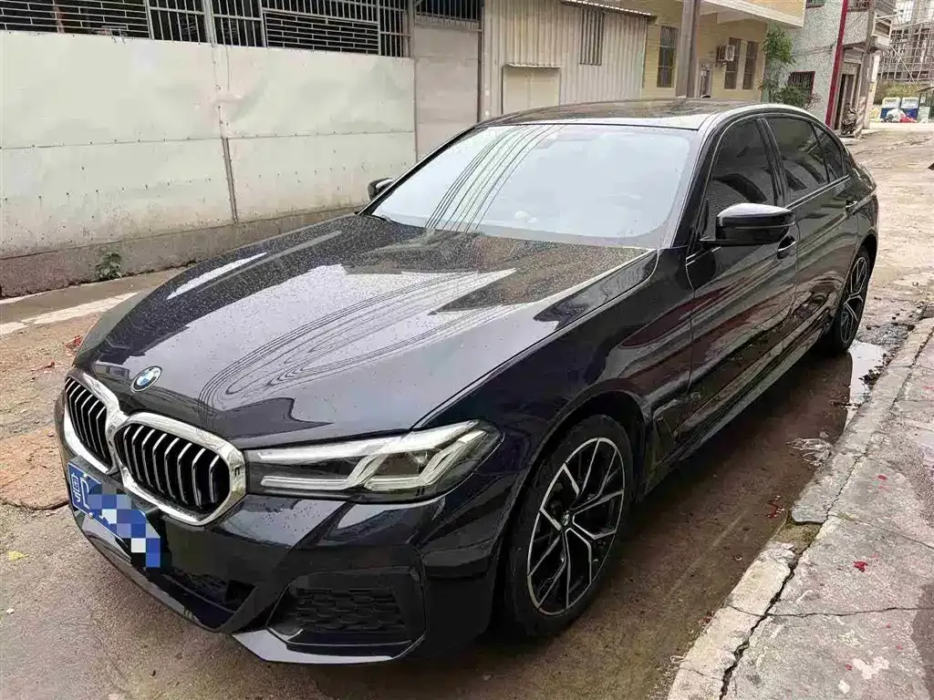 BMW 5 Series — фото 1