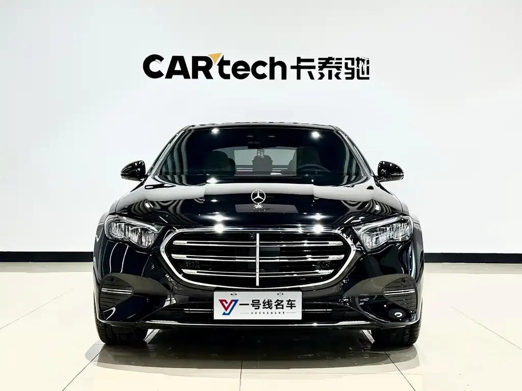 Mercedes-Benz E-Class — фото 1