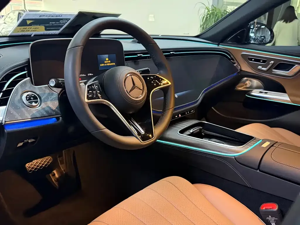 Mercedes-Benz E-Class — фото 10