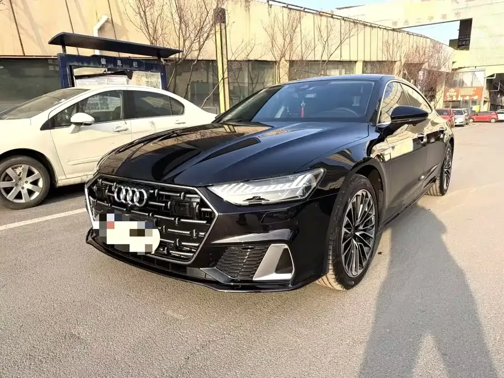 Audi A7L — фото 1