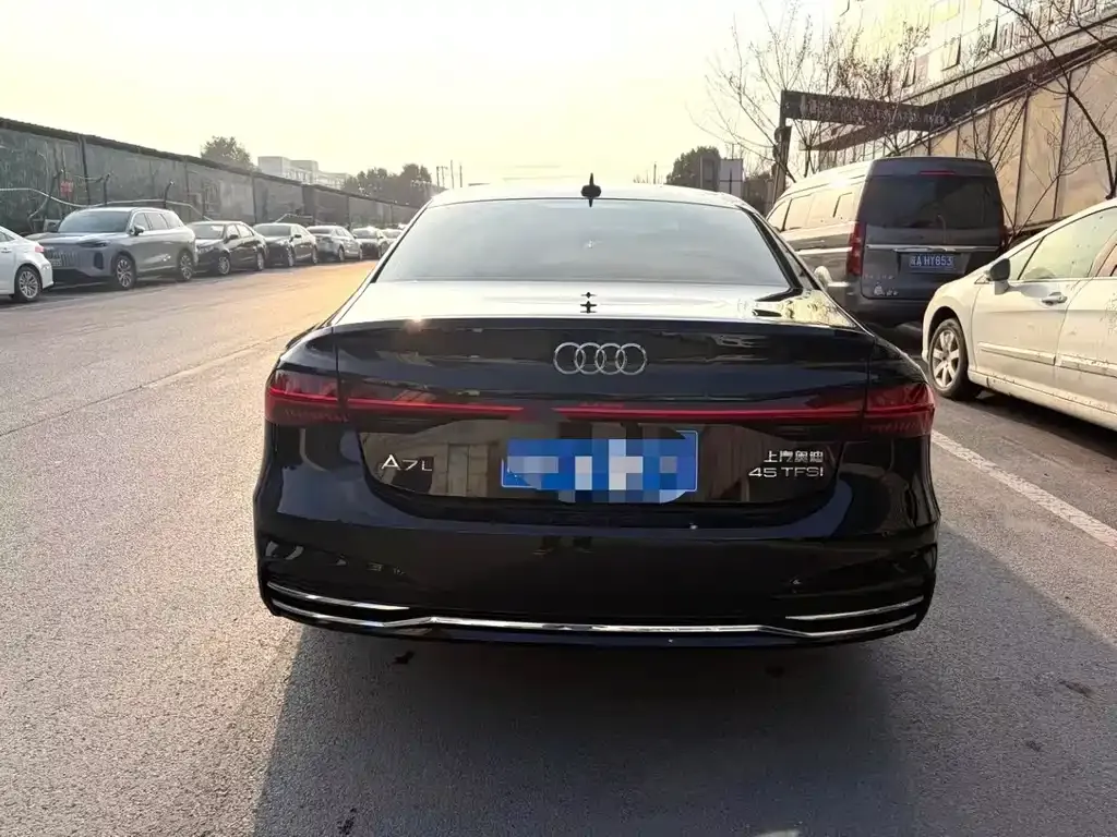 Audi A7L — фото 6