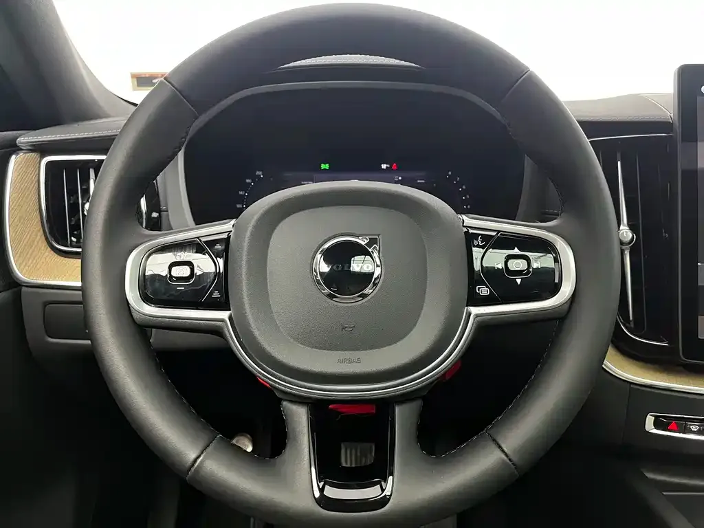 Volvo XC60 2025 из CN, фото 6