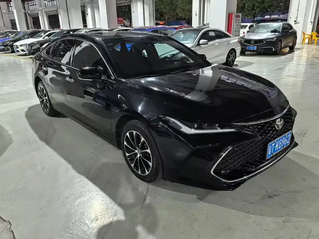 Toyota Avalon 2023 из CN, фото 2
