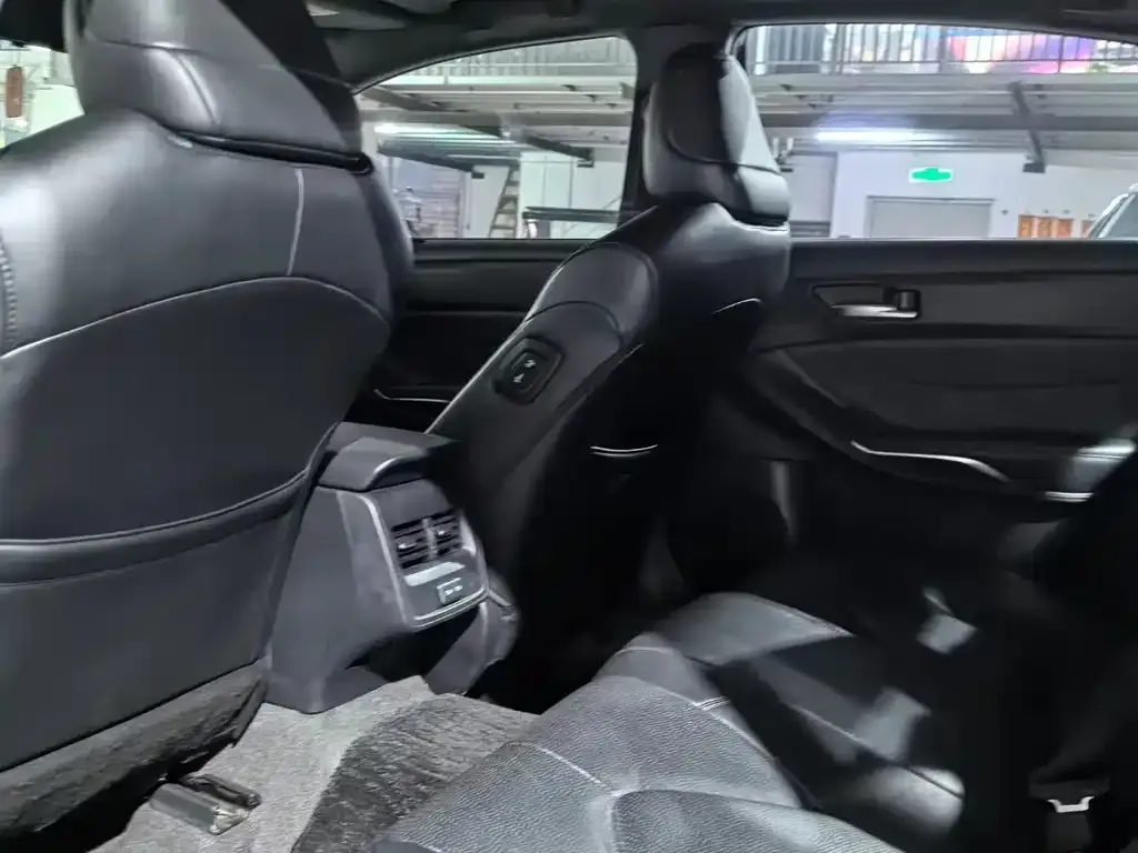 Toyota Avalon 2023 из CN, фото 4