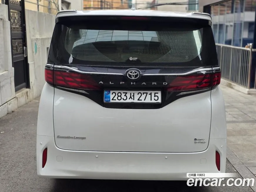 Toyota Alphard — фото 4