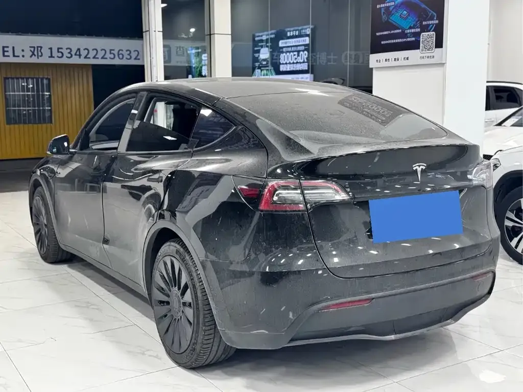 Tesla Model Y — фото 5