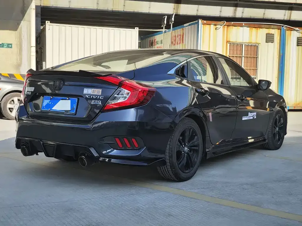 Honda Civic — фото 10