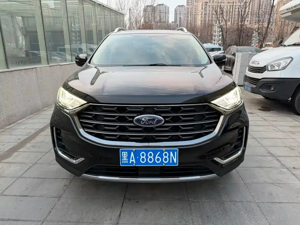 Ford Edge — фото 7