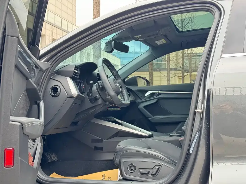 Audi A3 2023 из CN, фото 6
