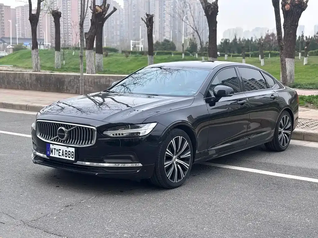 Volvo S90 — фото 1
