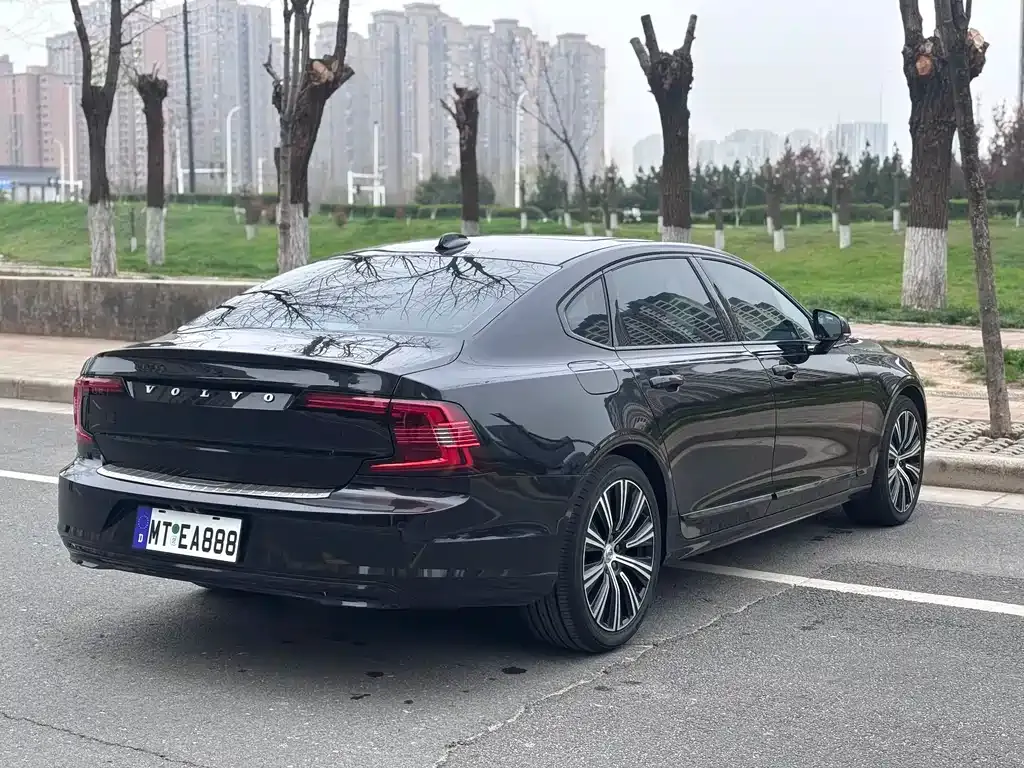 Volvo S90 — фото 10