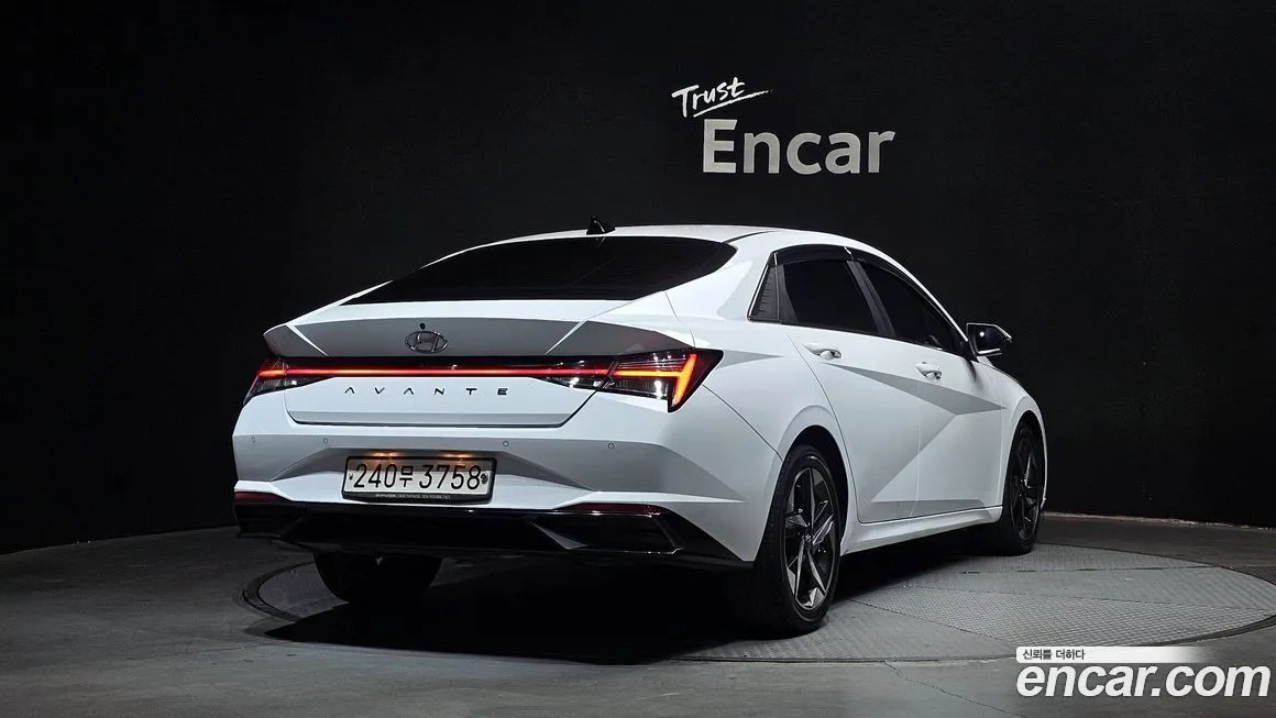 Hyundai AVANTE — фото 2
