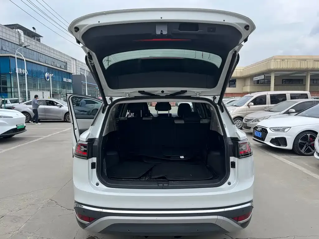 Volkswagen ID.6 Crozz 2022 из CN, фото 5