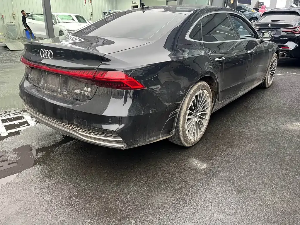Audi A7L 2022 из CN, фото 7