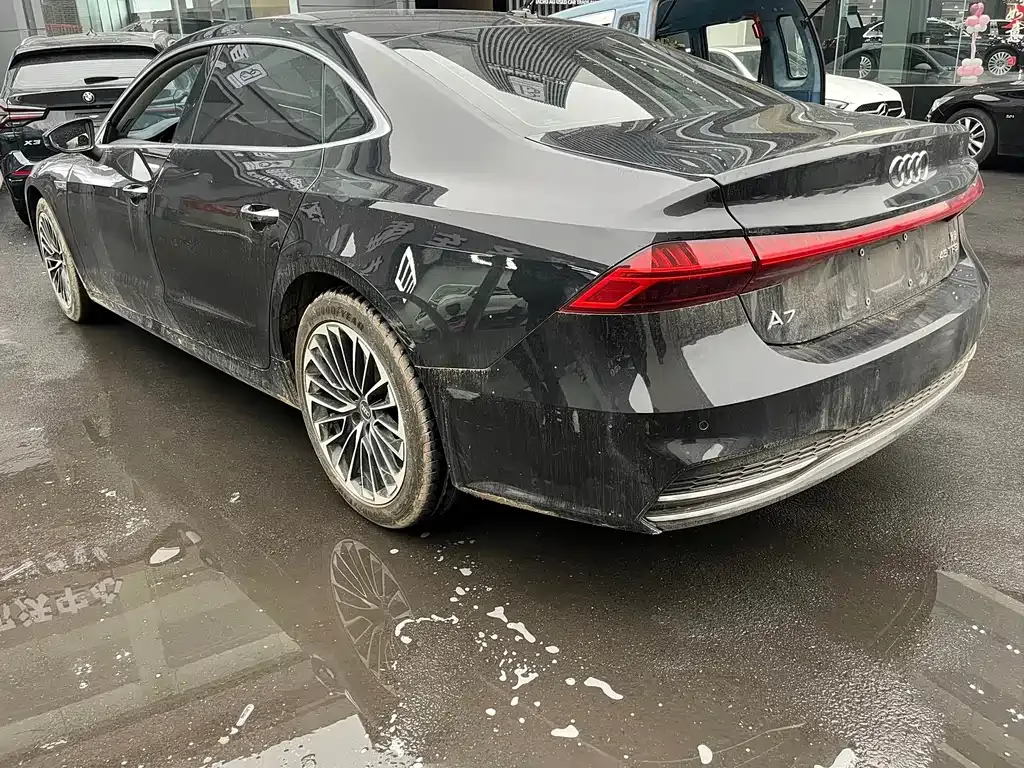 Audi A7L 2022 из CN, фото 4