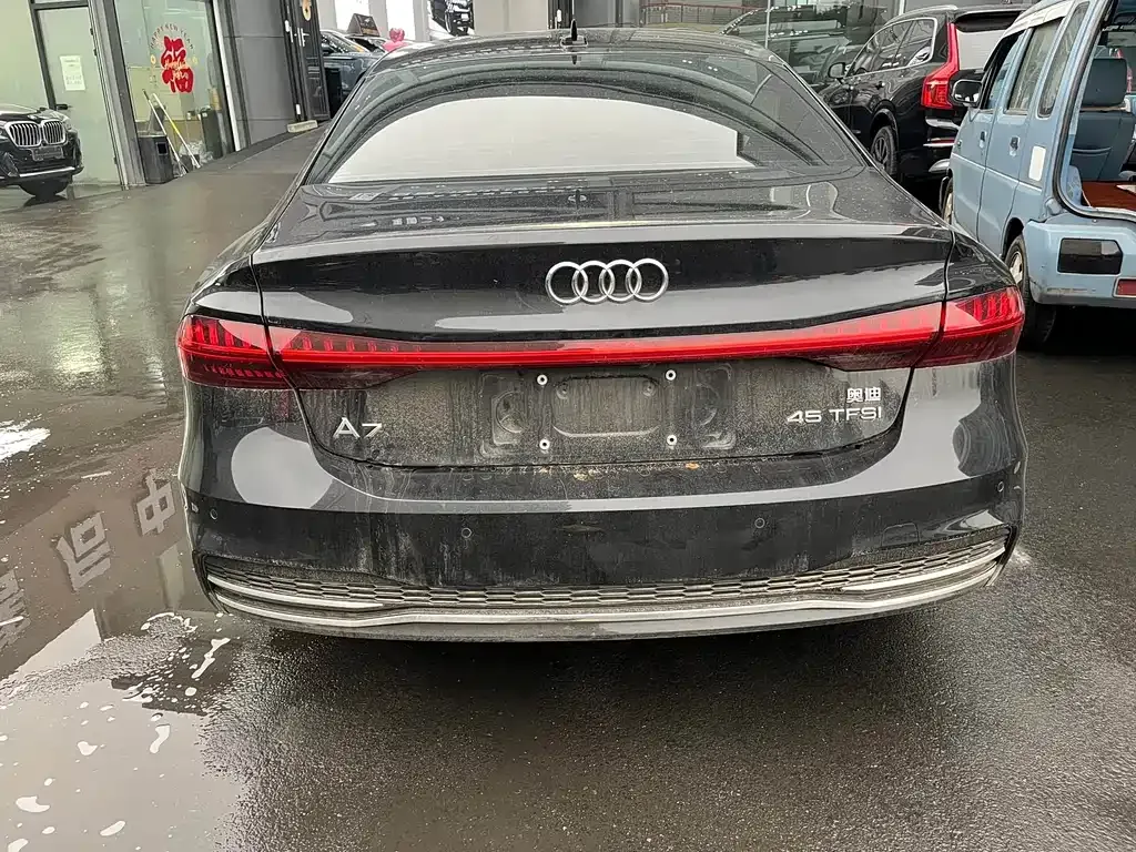 Audi A7L 2022 из CN, фото 10