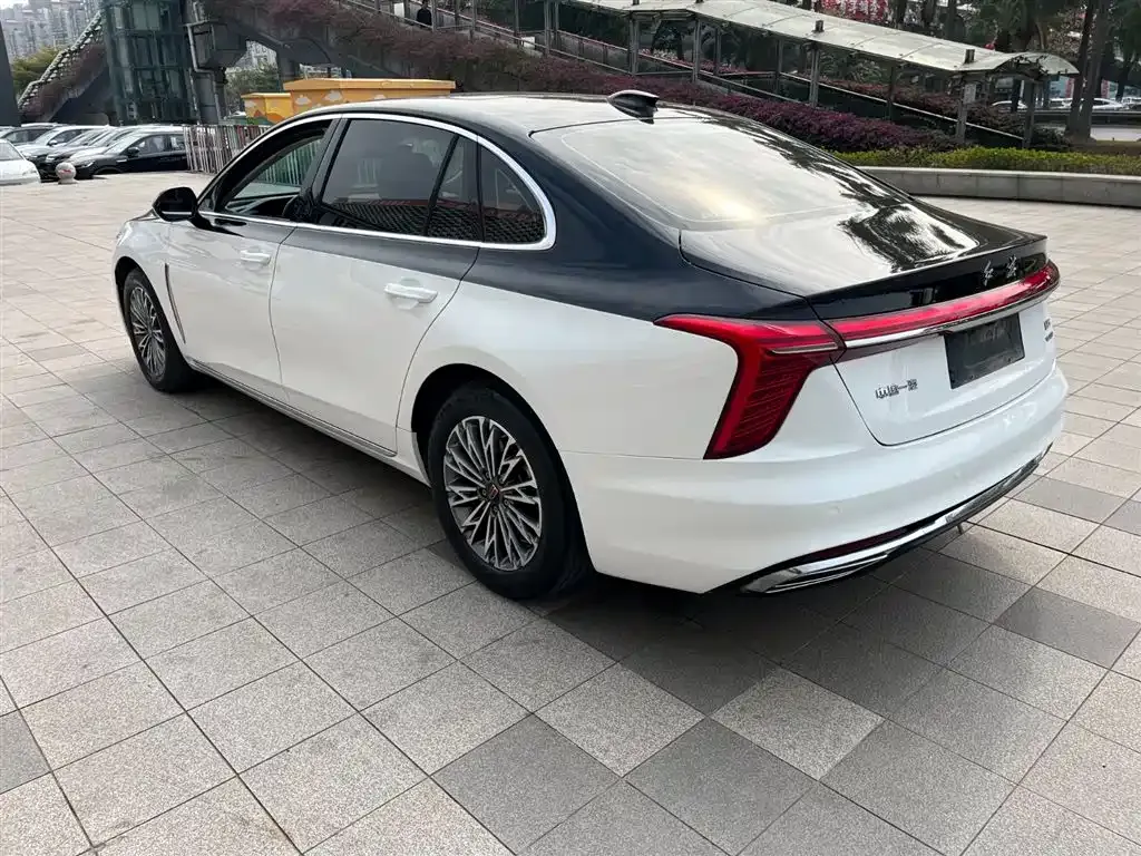 Hongqi H5 — фото 3