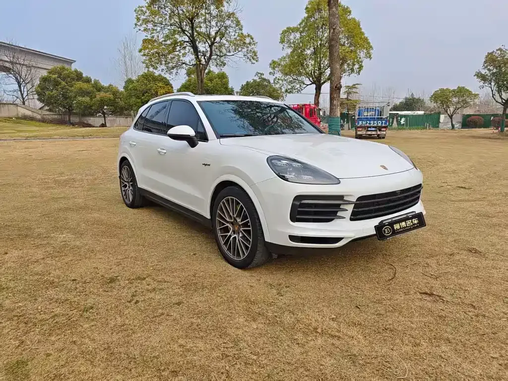 Porsche Cayenne Hybrid — фото 6