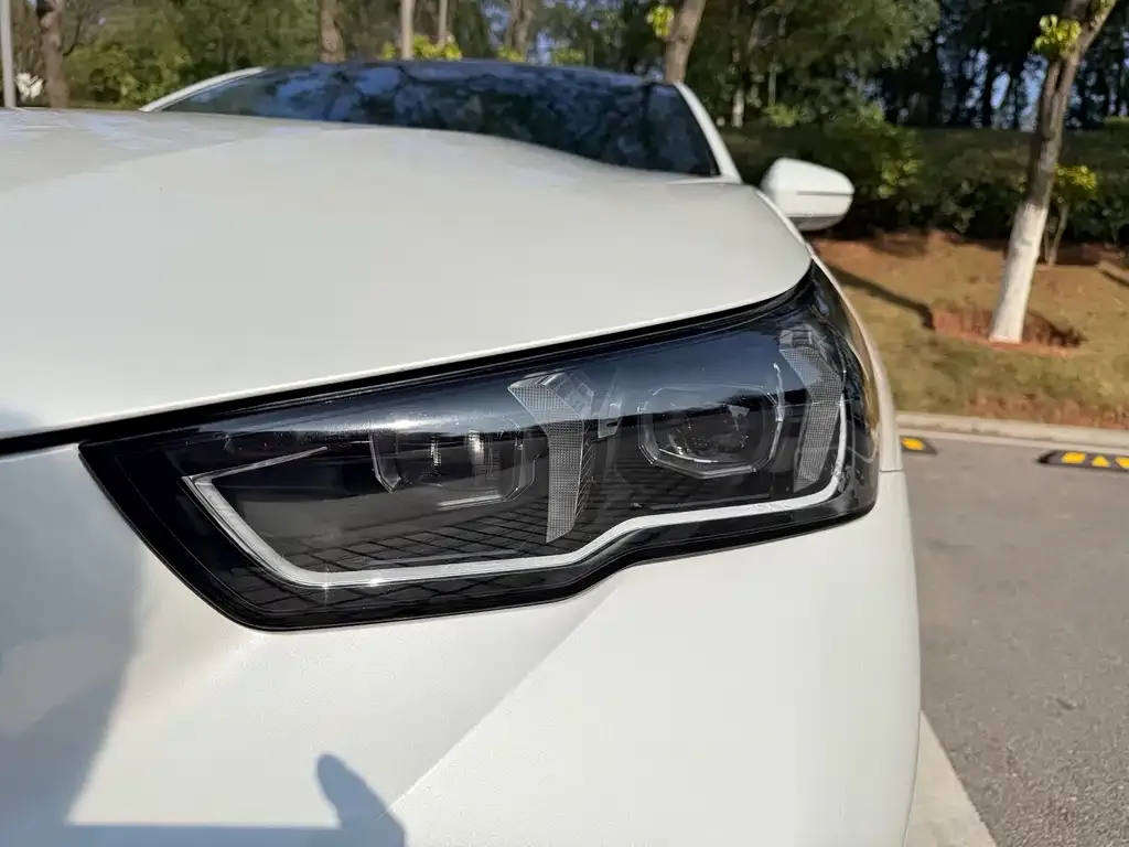 BMW 5 Series 2025 из CN, фото 2