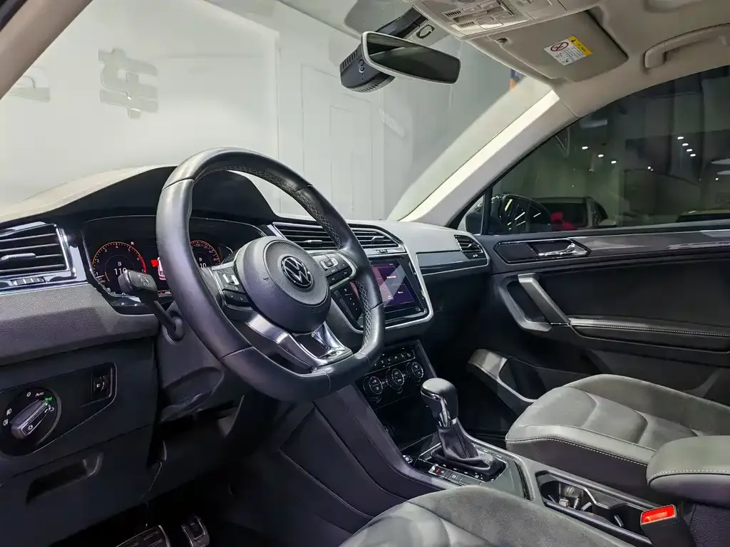 Volkswagen Tiguan L 2021 из CN, фото 7