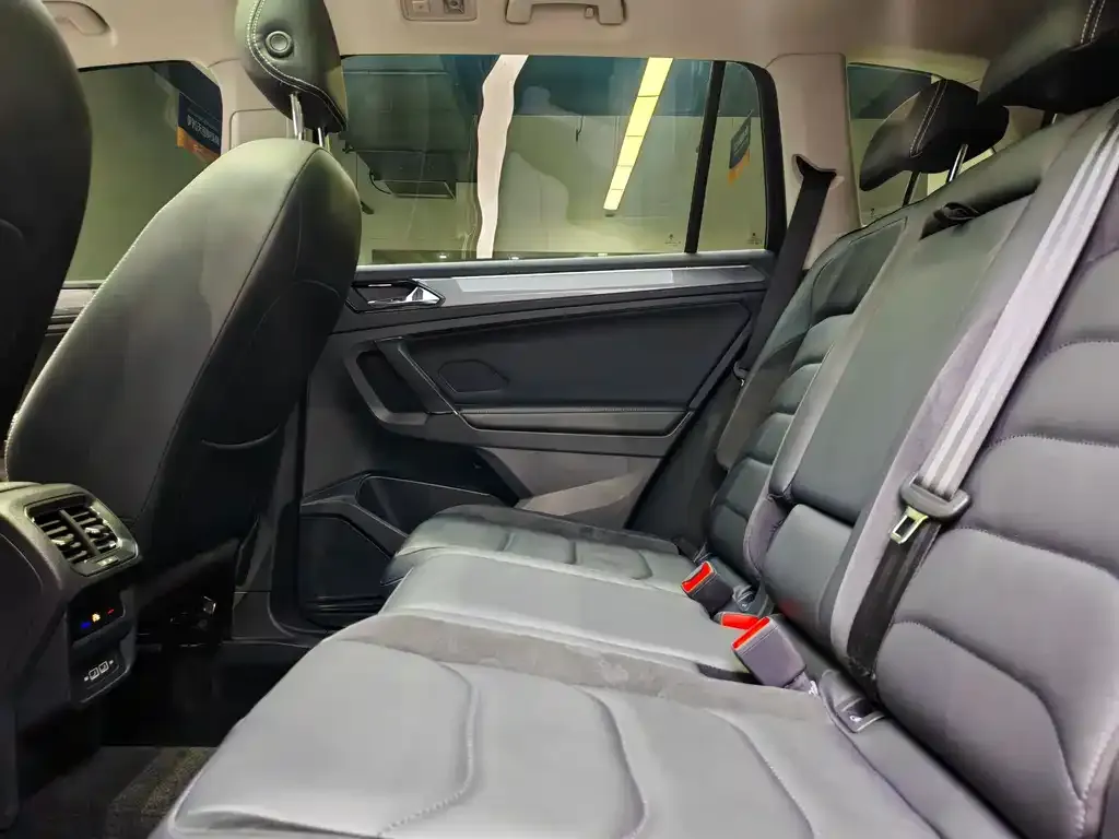 Volkswagen Tiguan L 2021 из CN, фото 6