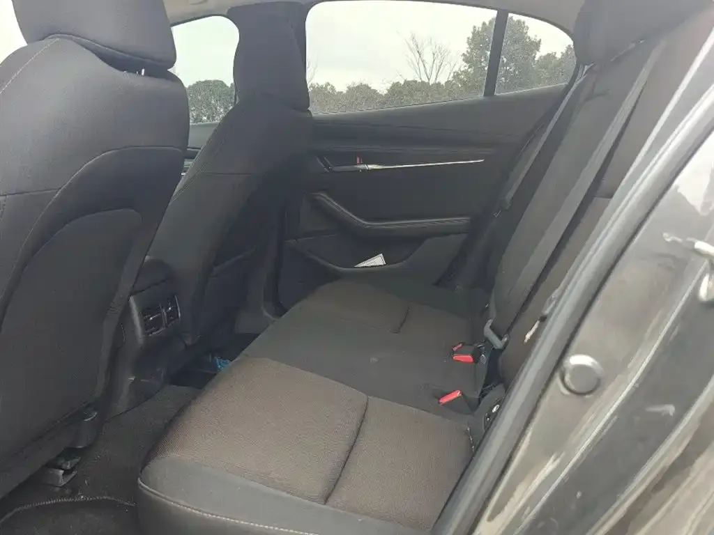 Mazda 3 Axela 2024 из CN, фото 2