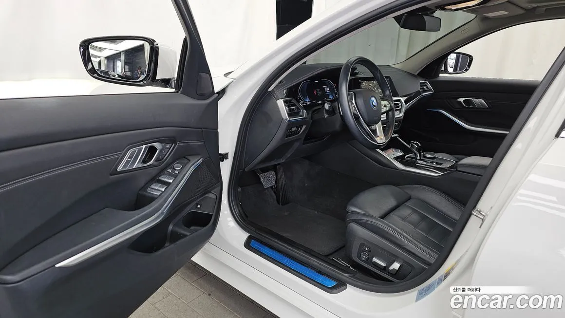 BMW 3-Series 2022 из KR, фото 8