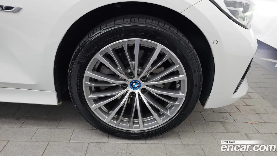 BMW 3-Series 2022 из KR, фото 3