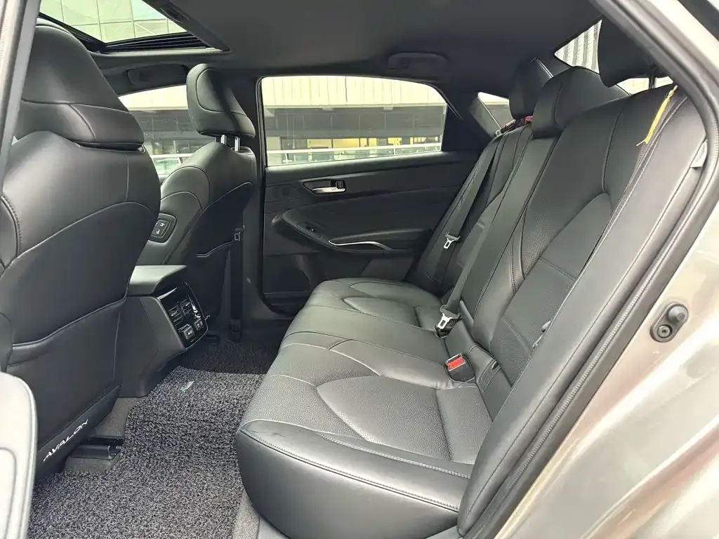 Toyota Avalon 2023 из CN, фото 3