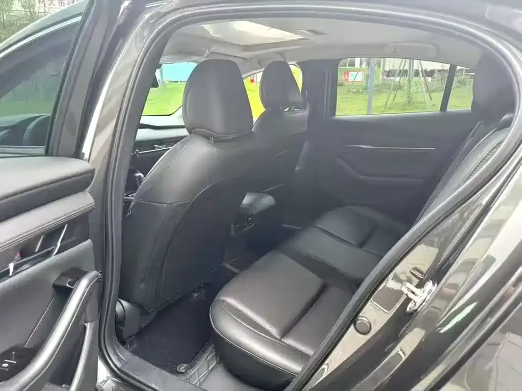 Mazda 3 Axela 2022 из CN, фото 2