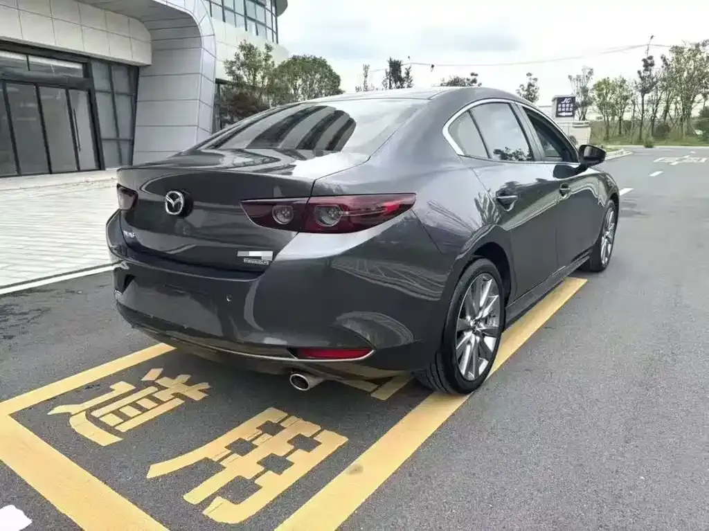 Mazda 3 Axela 2022 из CN, фото 3